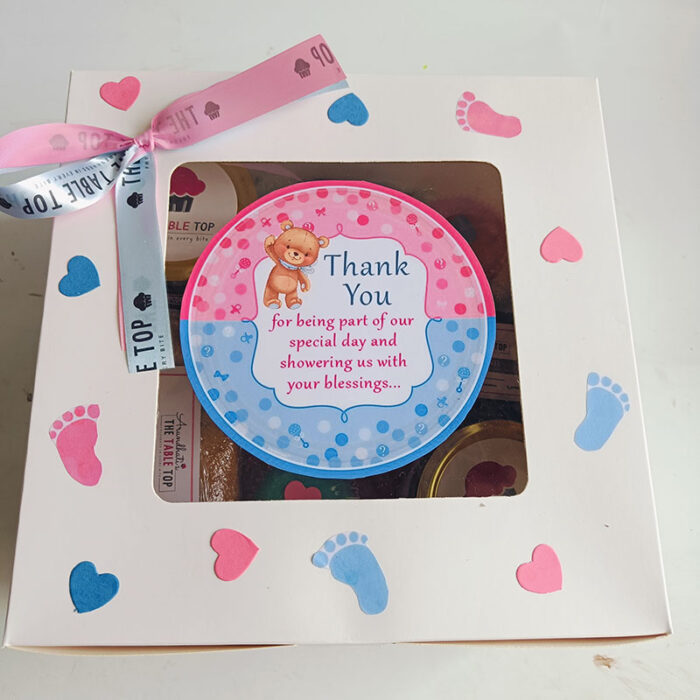 Who's Coming? Hamper - Image 3
